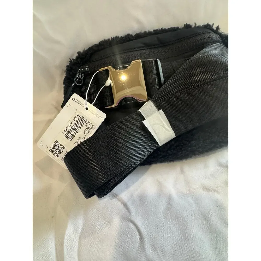 Everywhere Belt Bag Fleece - Picture 5 of 6